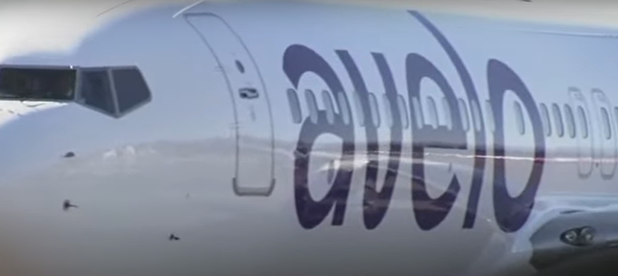 Campanha contra voos de deportação da Avelo Airlines desencadeia batalha judicial