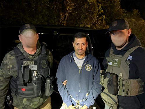 Condenado por estupro de menor no Brasil é encontrado morando em creche domiciliar em Massachusetts
