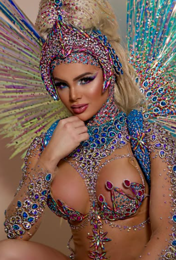 Thalita Zampirolli celebra 36 anos com festa em clima de Carnaval brasileiro nos EUA