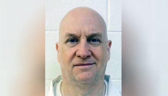 Ex-chefe de polícia condenado por assassinato e estupro foge de prisão no Arkansas