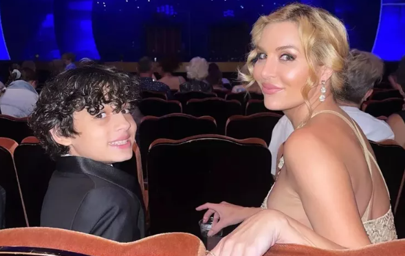 Filho de atriz australiana tira a própria vida aos 13 anos após bullying, e mãe lança campanha para preservar corpo por criogenia