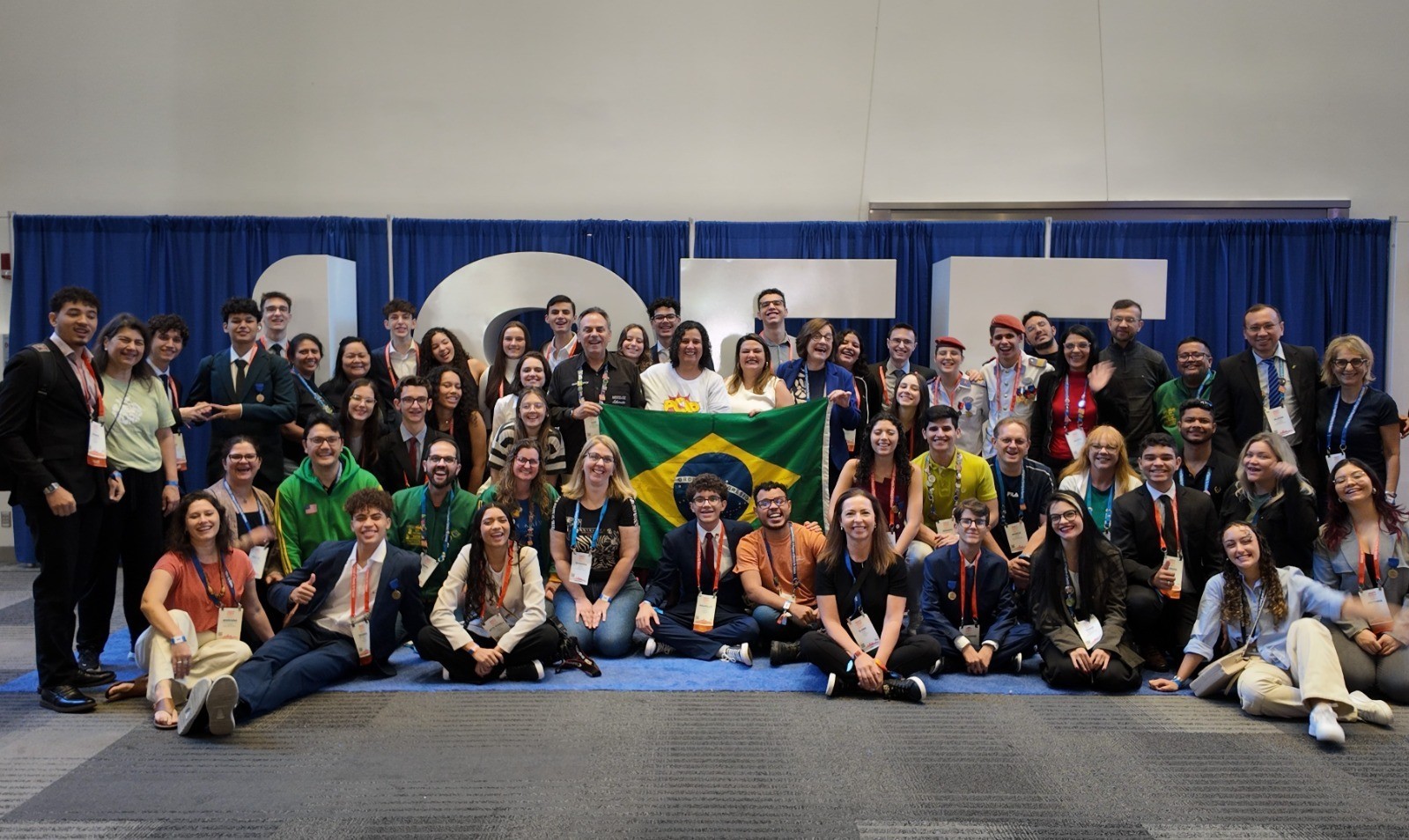 Brasileira de 16 anos conquista prêmio em Ohio com projeto de pele artificial para tratamento de queimaduras
