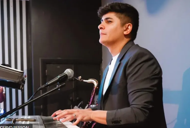 Brasileiro preso pelo ICE em Massachusetts relata “pressão psicológica” para se “autodeportar”