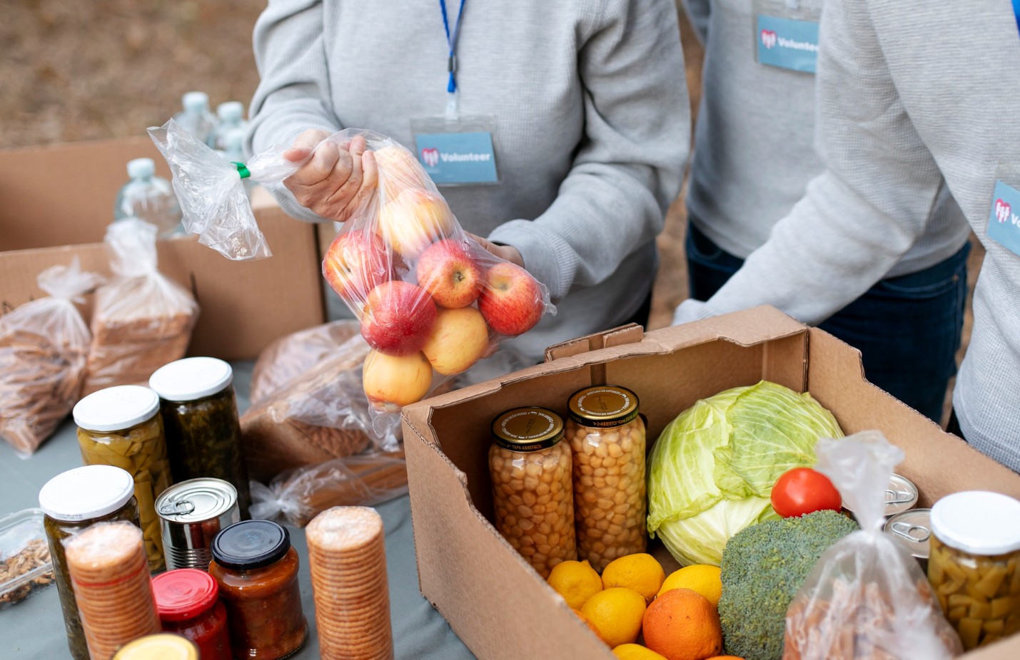 Parceria comunitária garante continuidade e expansão da despensa de alimentos em New Haven