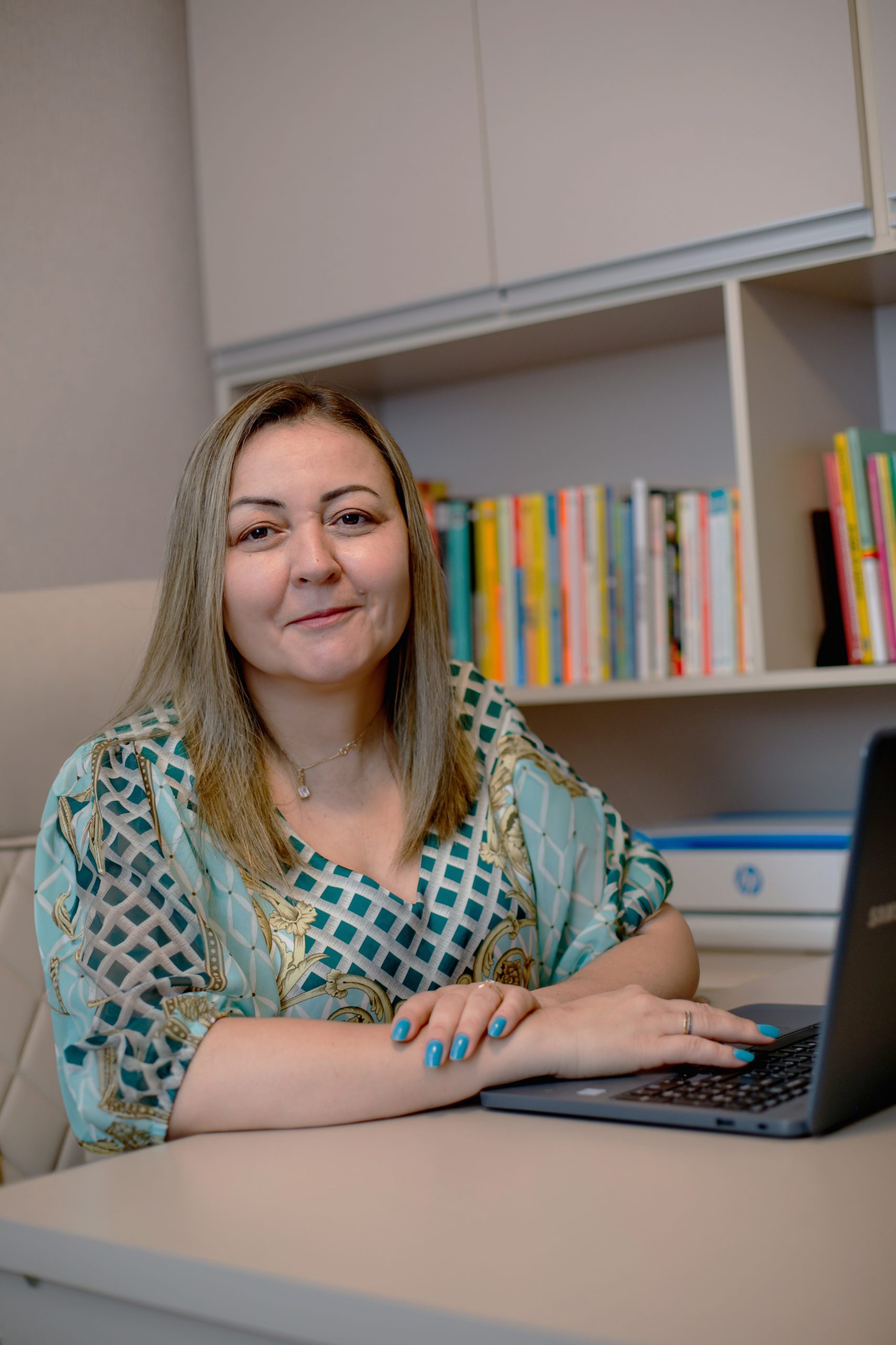 Acolhimento sem Fronteiras: Psicóloga Maria Tânea oferece atendimento online a brasileiros que vivem no exterior.