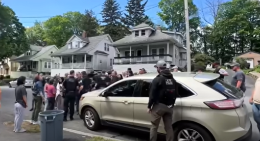 Novas operações do ICE em Massachusetts geram medo e tensão entre imigrantes