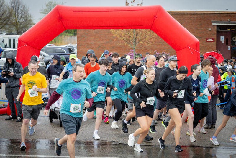 Corrida “Stop the Stigma 5K” arrecada mais de US$ 150 mil para serviços de saúde mental em Massachusetts