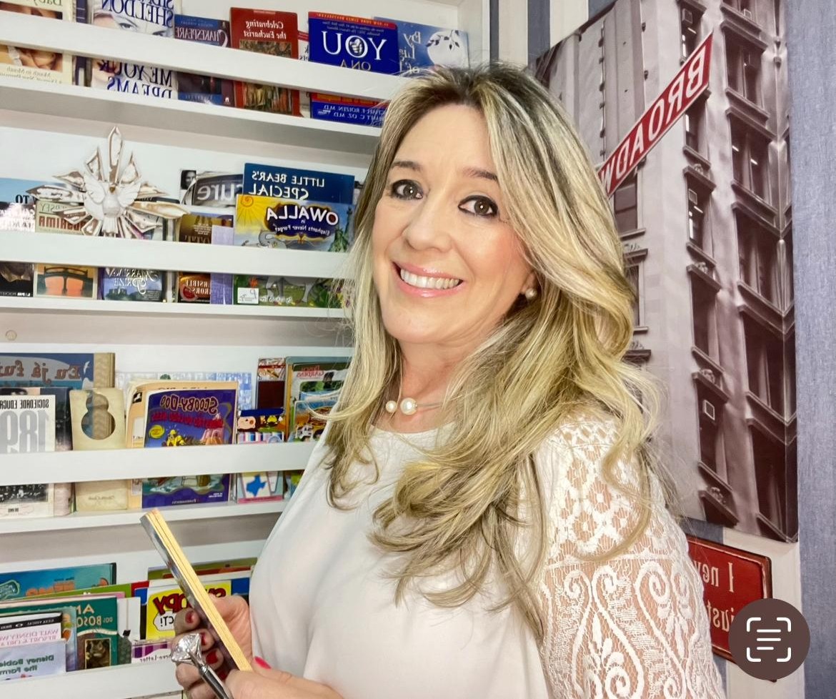 PODCAST SÓ NOTÍCIA BOA: Silvana Hilgember compartilha sua trajetória, método inovador e paixão pelo ensino da língua inglesa
