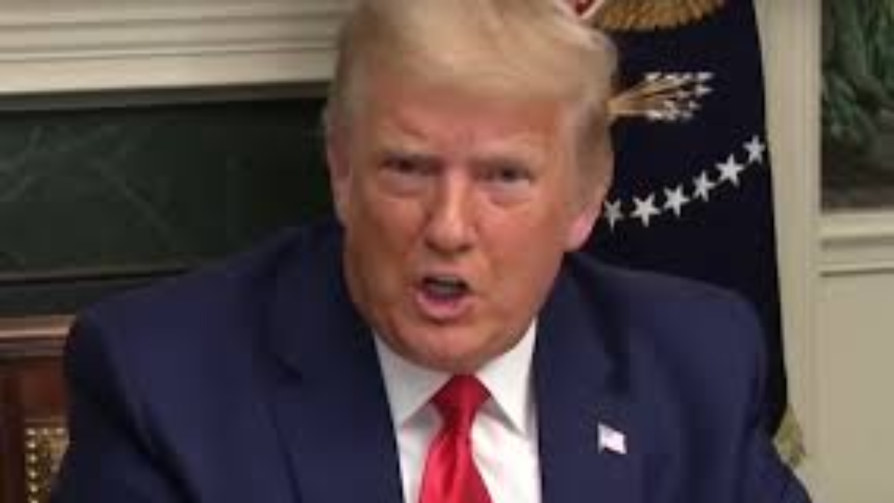 Administração Trump define novo objetivo de realizar 3.000 detenções diárias de imigrantes em situação irregular.