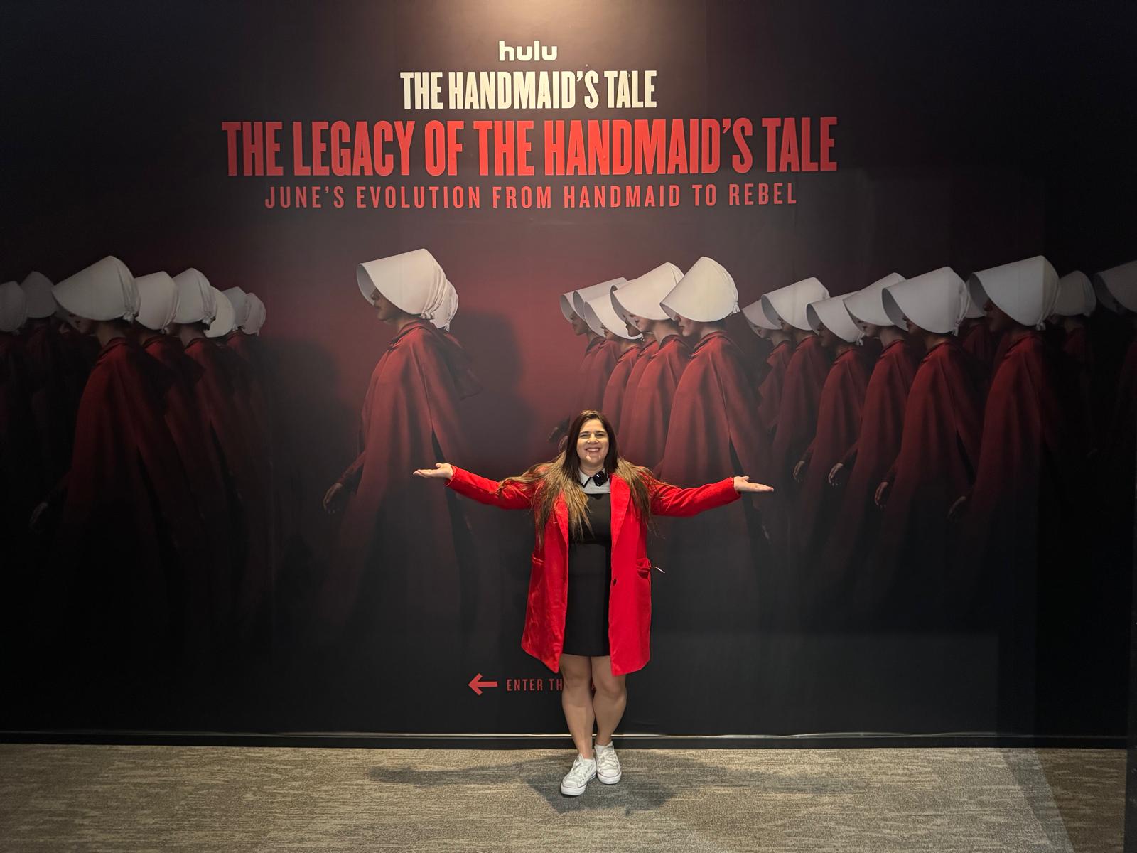 Coluna Marisa Abel: “Praise Be”: Exposição no Paley Museum traz figurinos e objetos de The Handmaid’s Tale
