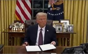 Justiça barra tentativa do governo Trump de acabar com o programa de vistos para estudantes da Harvard