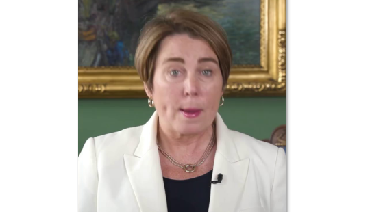 Governadora Maura Healey pede a libertação de jovem brasileiro detido pelo ICE