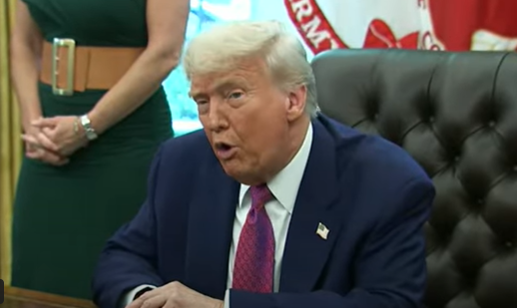 Trump exige lista de estudantes estrangeiros de Harvard após suspensão de vistos