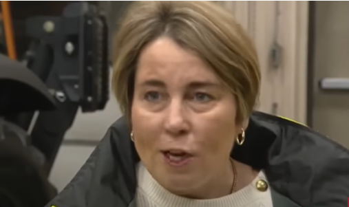 Governadora de Massachusetts condena violência política após tiroteio com parlamentares em Minnesota