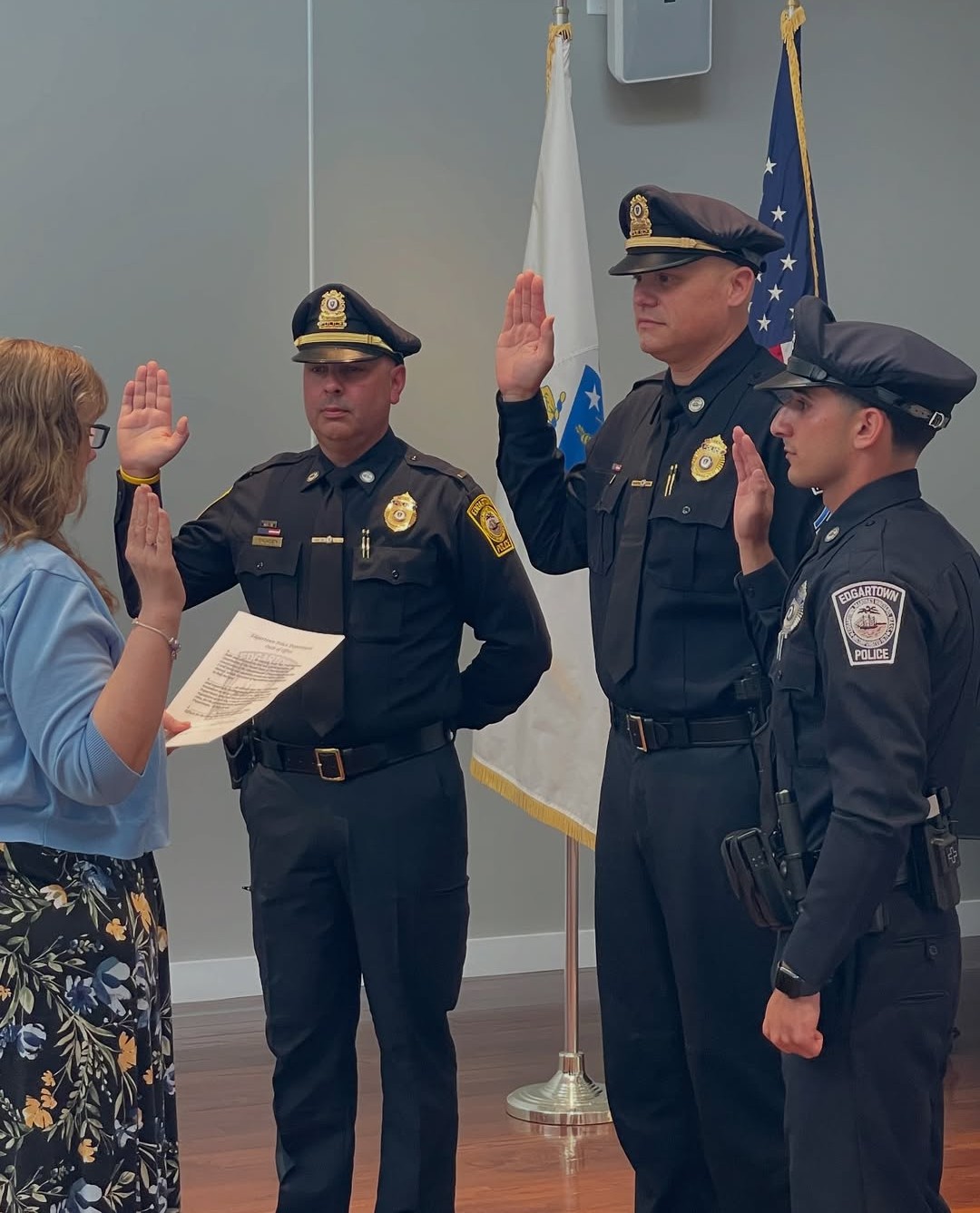 Cidade de Edgartown empossa primeiro policial brasileiro
