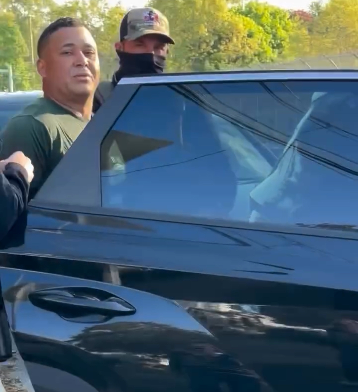 Vídeo mostra prisão de empresário brasileiro em Weymouth (MA) pelo ICE