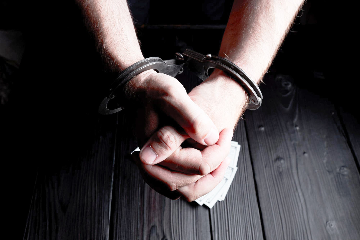 Mãe tenta enviar filhos ao Brasil após marido ser preso pelo ICE em Martha’s Vineyard e deportado