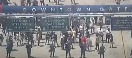 Dodgers barram agentes de imigração no Dodger Stadium e enviam recado à comunidade imigrante