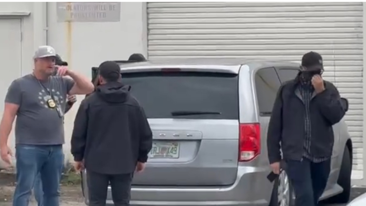 Imigração prende brasileira grávida casada com cidadão americano na Flórida