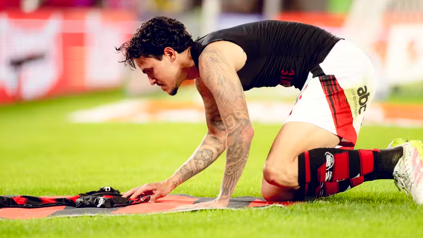 Líder do brasileirão, Cruzeiro goleia Juventude, e Flamengo vence clássico