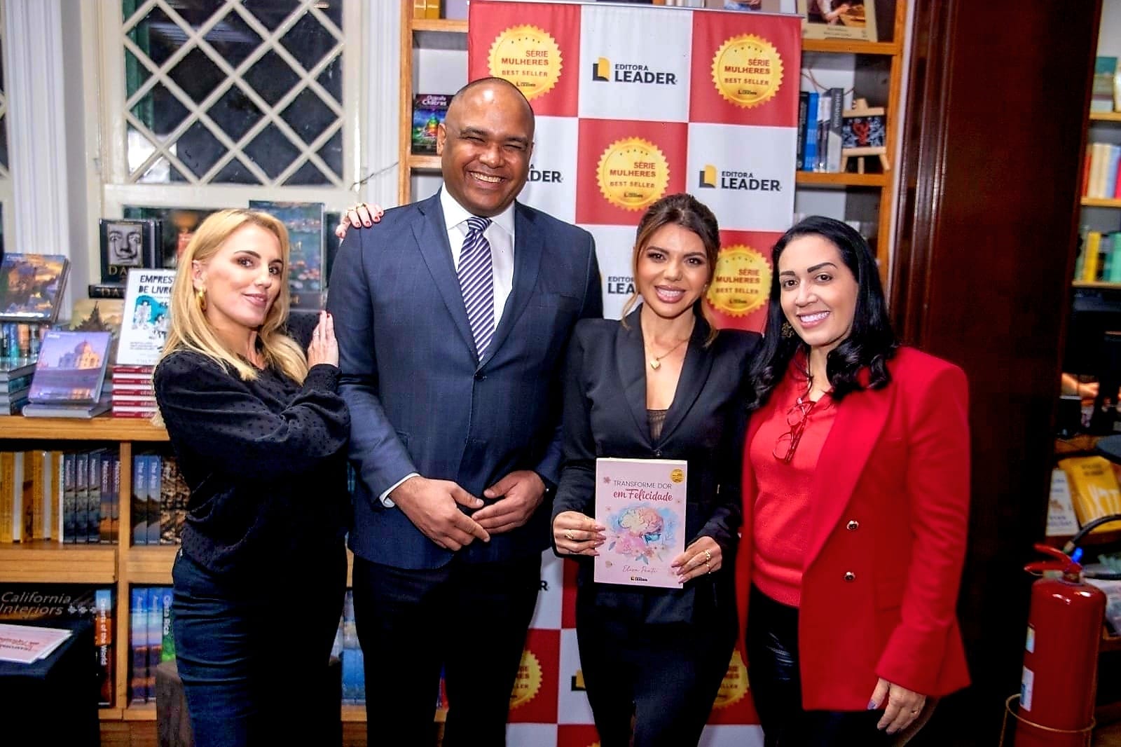 João Costa marca presença no lançamento do livro “Transforme Dor em Felicidade”, de Elisa Ponte