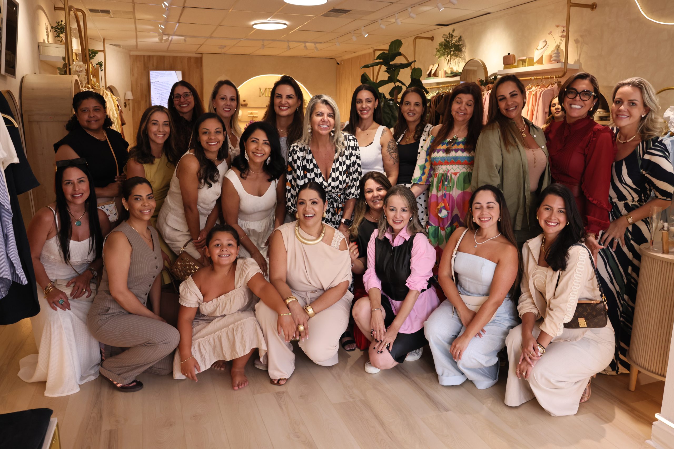 Maria Flor Boutique celebra nova fase com reabertura especial em Plymouth