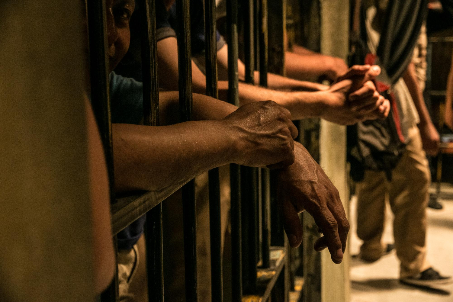 Prisões de imigrantes sem antecedentes criminais aumentam no Arizona, refletindo mudança na política do ICE