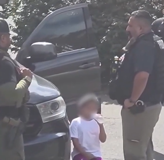 Família imigrante acusa agentes de imigração de deter criança de 5 anos em Massachusetts para pressionar o pai