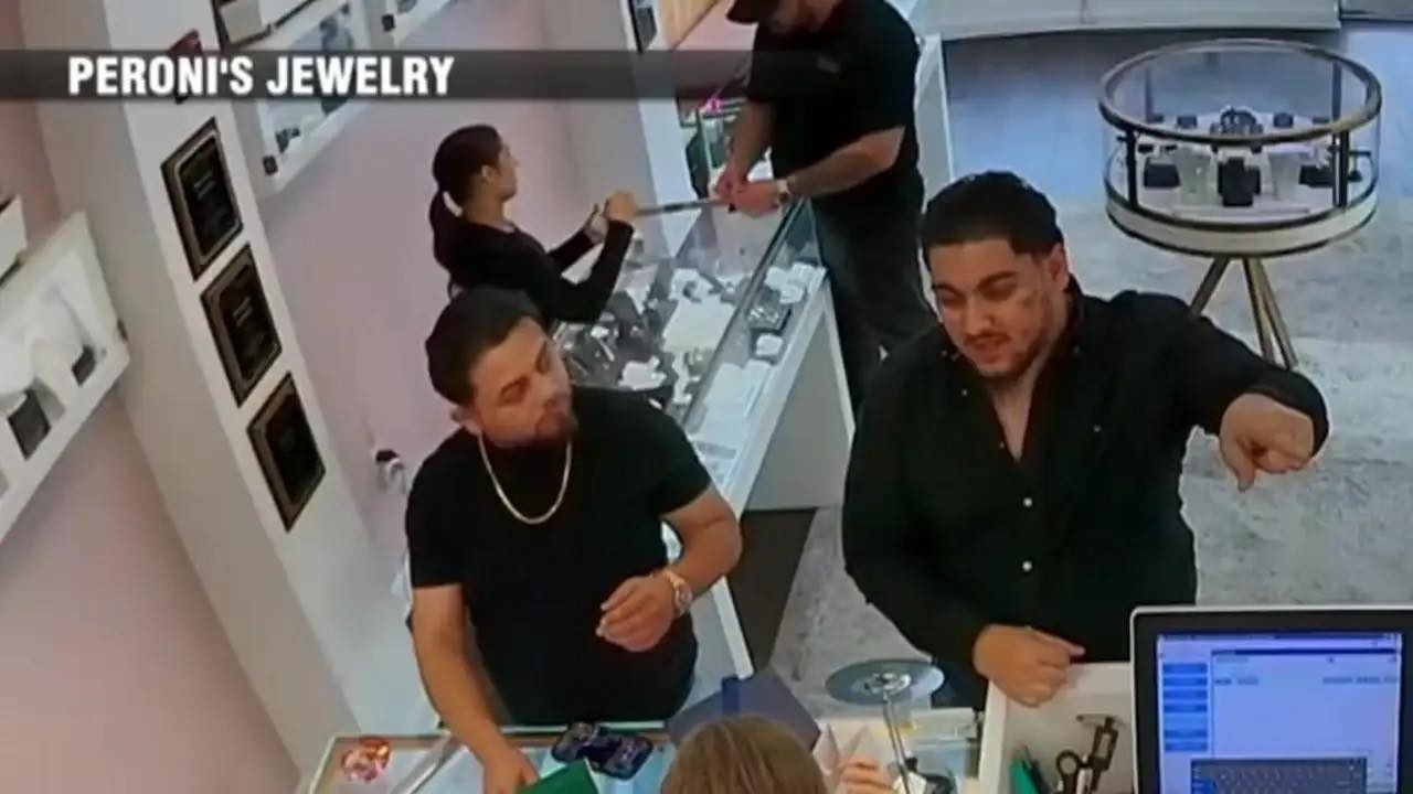 Polícia de Malden procura suspeitos de furtar relógio Rolex em joalheria brasileira