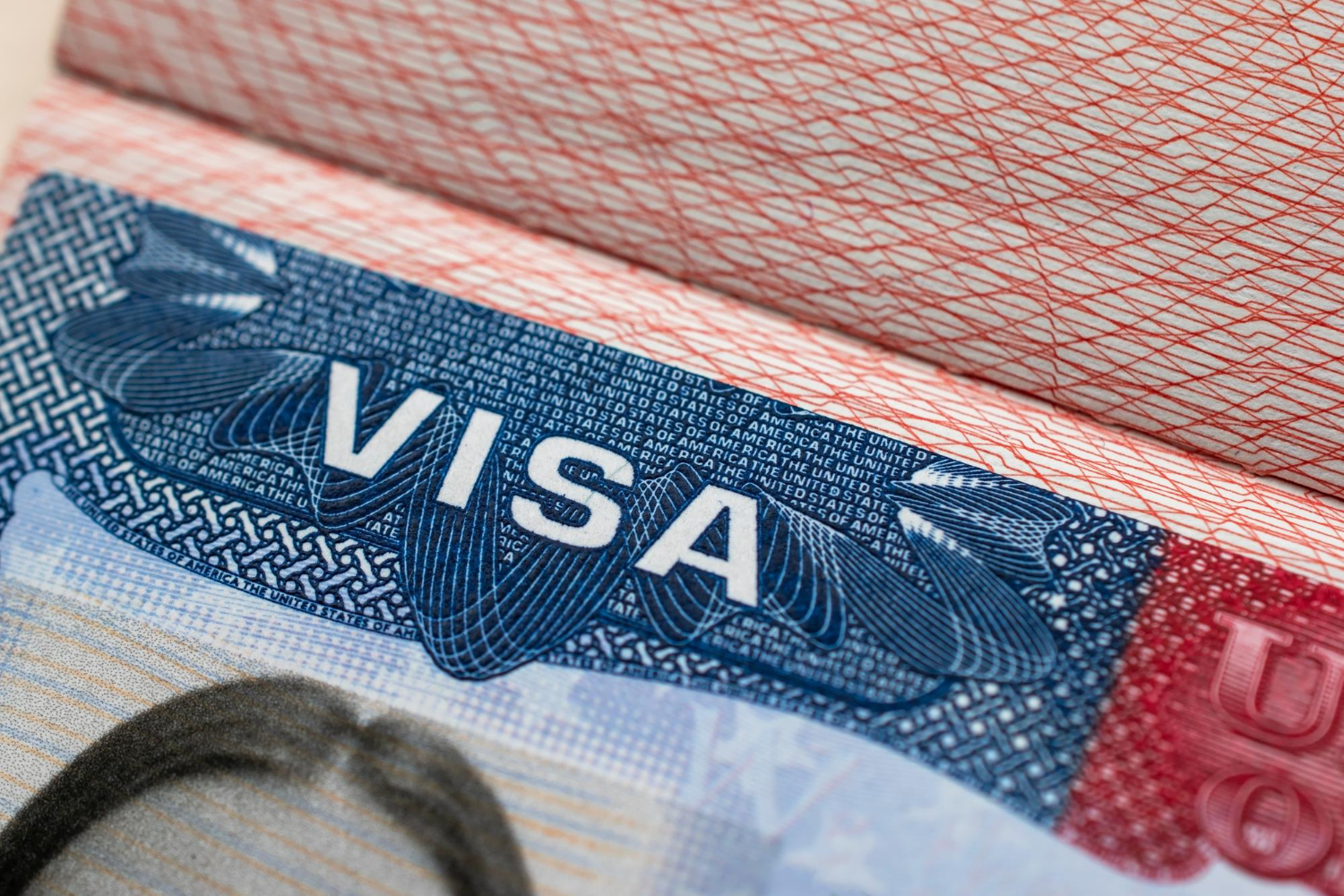 Nova taxa de US$250 aplicada pelos EUA para liberar vistos para brasileiros entra em vigor em outubro