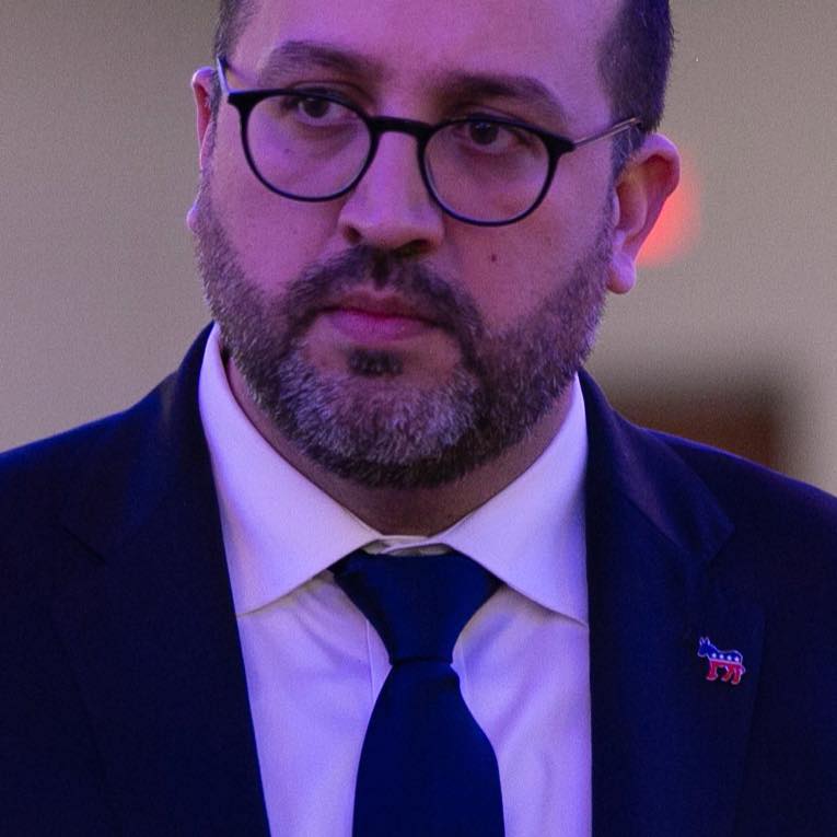 Prefeito de Danbury (CT) anuncia diagnóstico de câncer