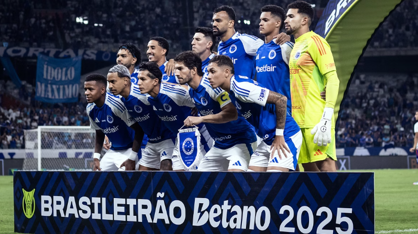 Cruzeiro sofre, mas bate Fortaleza
