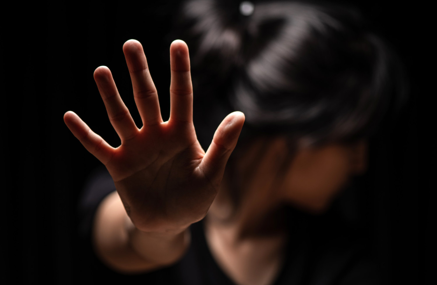 Vítima de violência doméstica é resgatada de deportação pelo ICE após intervenção do governo de Delaware