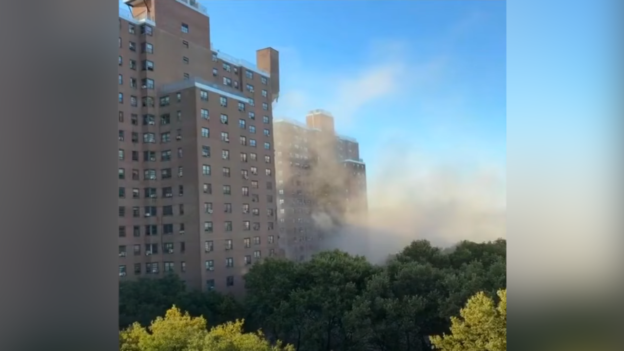Prédio residencial em Nova York sofre desabamento parcial e causa enorme abertura em edifício no Bronx