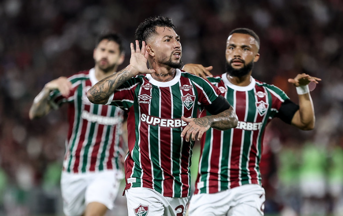 Fluminense supera o flamengo no Maracanã