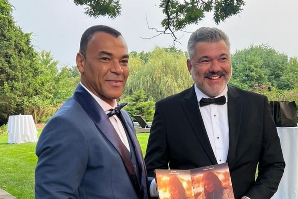 Professor de inglês de Neymar abre escolas nos EUA e revela bastidores das aulas com o craque