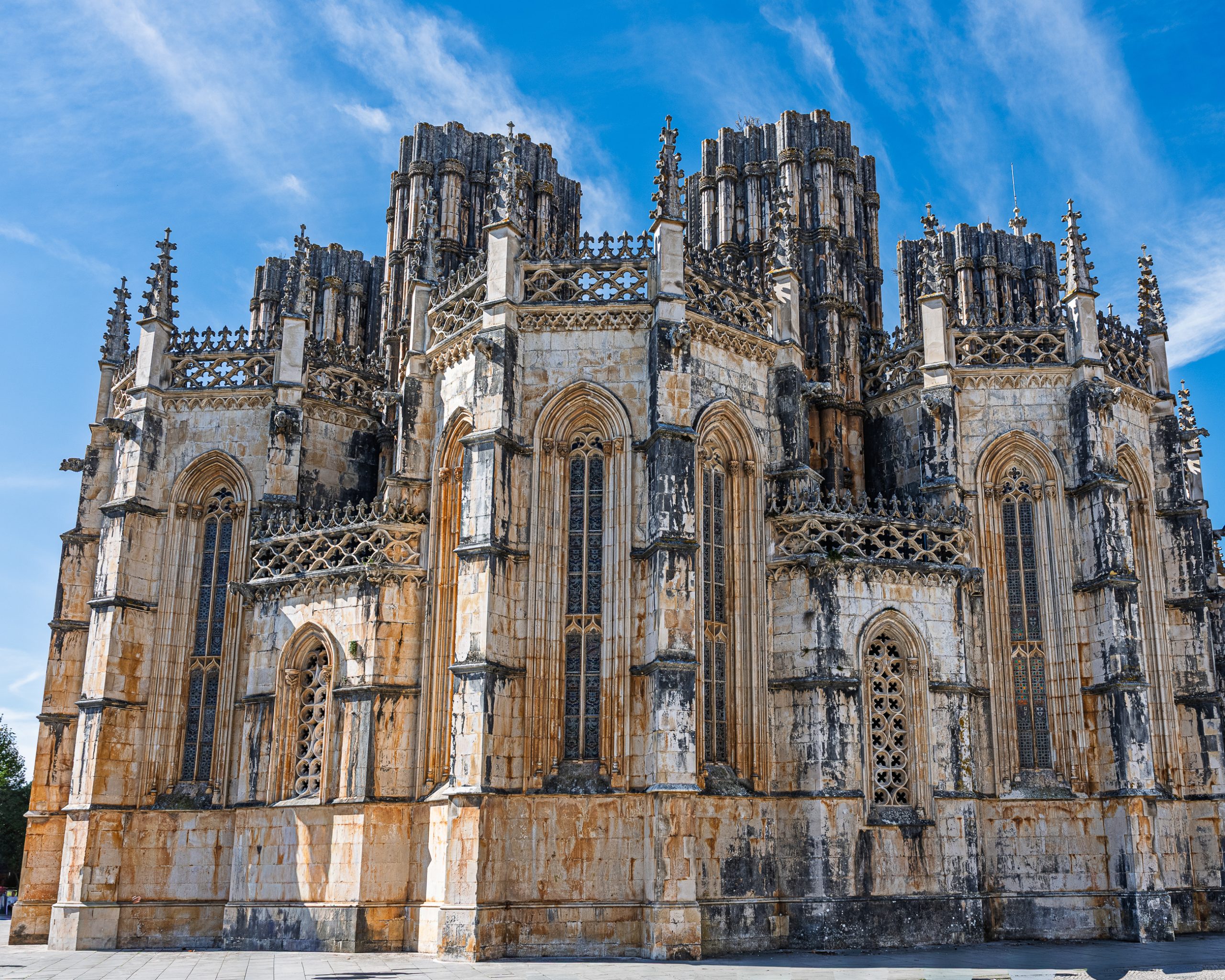 Entre Cavaleiros e Reis: Um Roteiro Histórico por Tomar e Batalha, Portugal