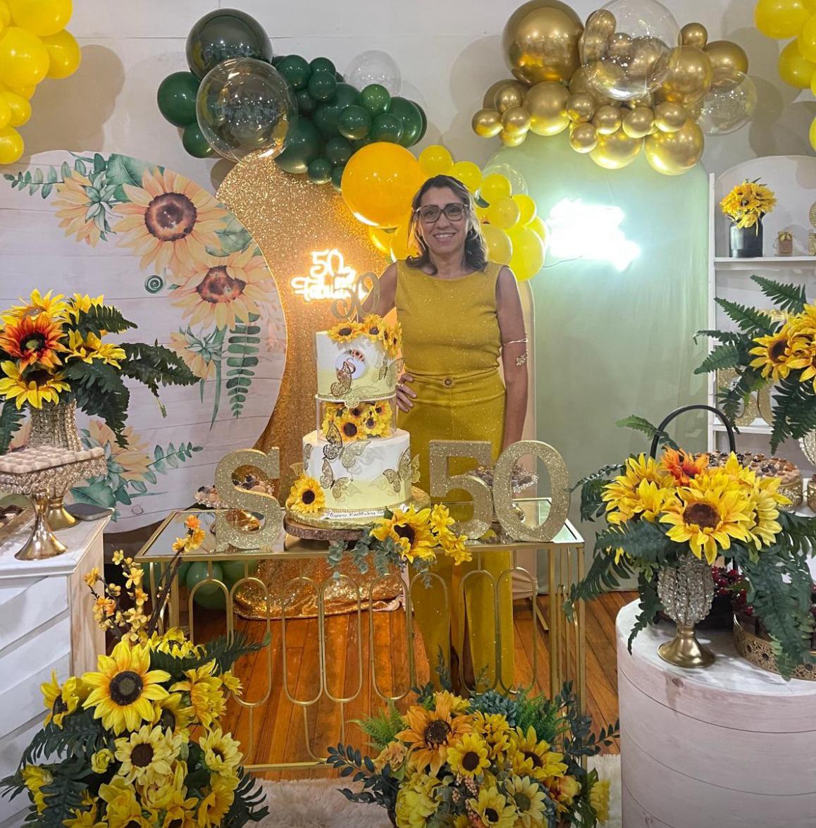 Sheylla Kennedy celebra niver