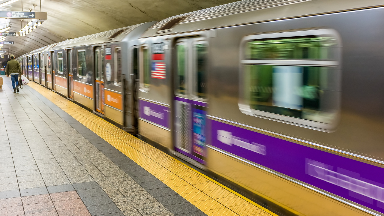 Brasileira Recebe Indenização Histórica de US$ 81,7 Milhões Após Sofrer Acidente no Metrô de Nova York
