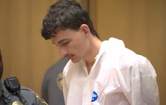 Homem acusado de matar a mãe em New Canaan renuncia a audiência de causa provável