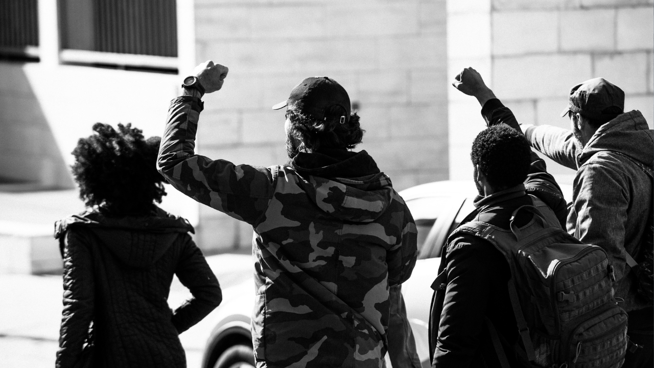 Residentes de Merrimack se manifestam contra possível ICE na cidade