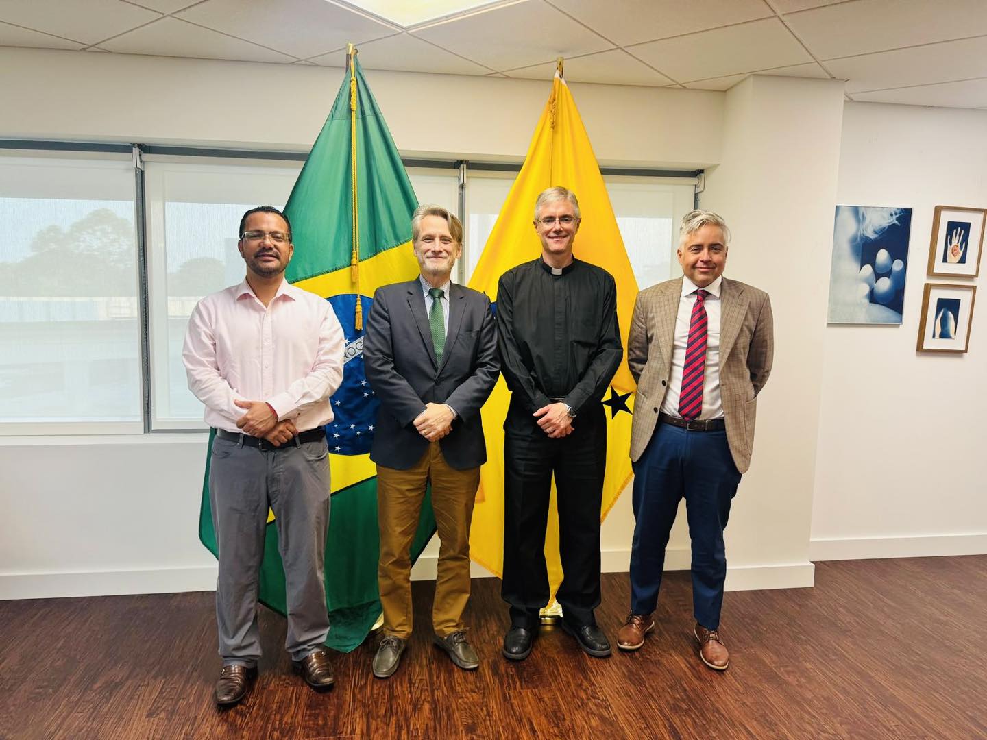 Consulado do Brasil em Miami discute situação de brasileiros na Flórida com líderes religiosos