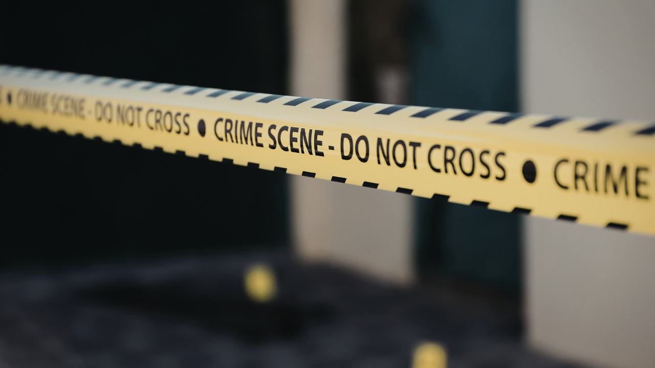 Duplo homicídio em Fall River: mãe e filho morrem a tiros; homem é detido no local