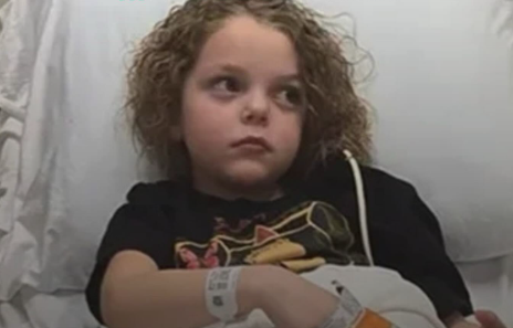 Menina de 6 anos intriga médicos após começar a “encolher” sem diagnóstico definido