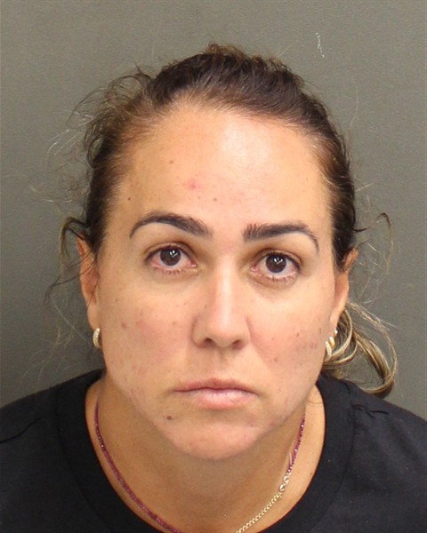 Brasileira é detida em Orlando por acusação de furto, segundo registro policial