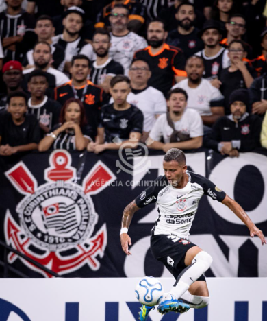 Corinthians bate Santa Fé na Libertadores