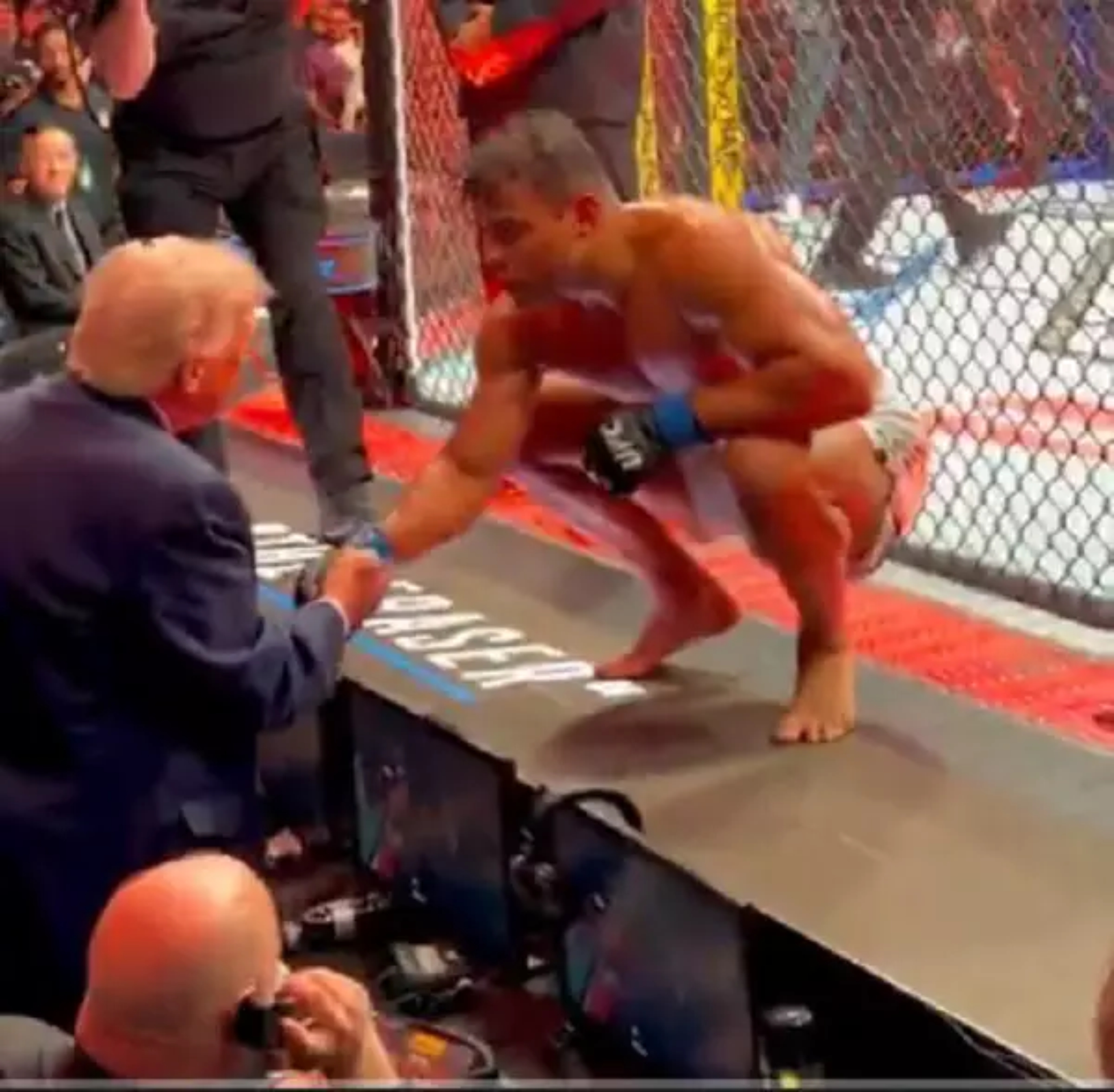 Em evento do UFC, Trump diz que brasileiro é “bonito demais para ser lutador”