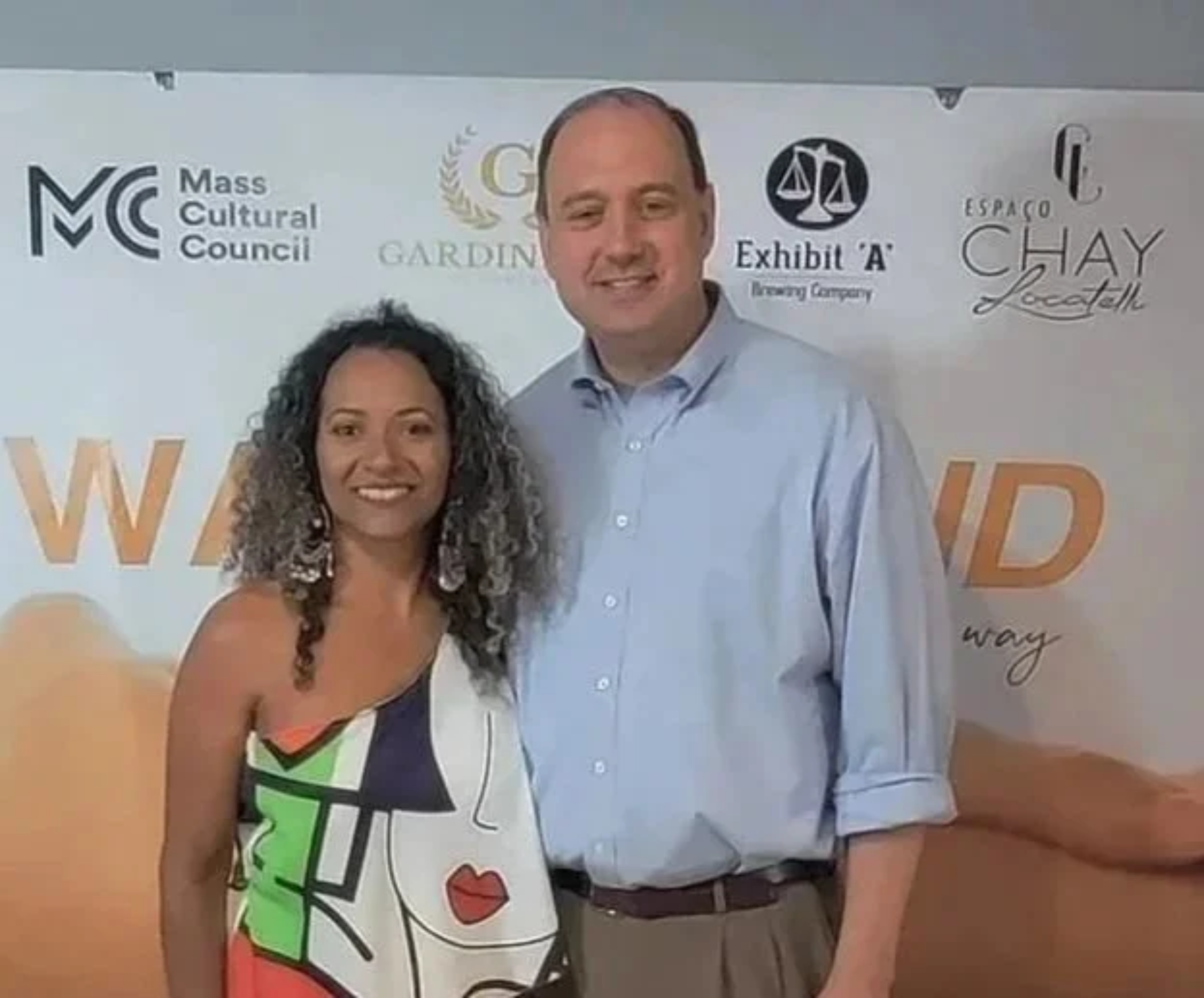 Brasileira é homenageada com Prêmio de Excelência Negra em Massachusetts por atuação comunitária