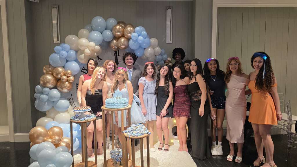 Coluna Gisele Cadamuro: Sweer Sixteen de Ana Clara