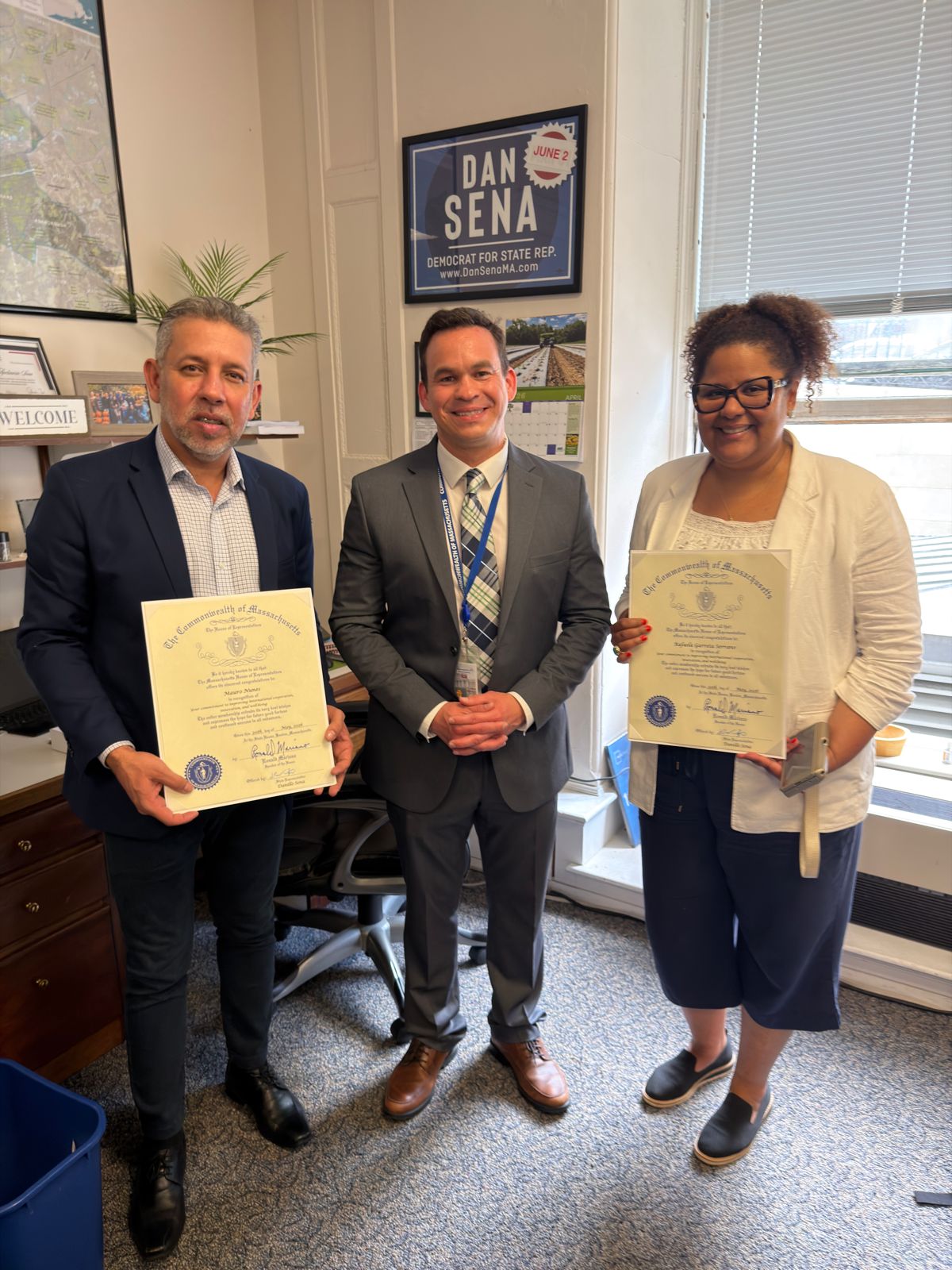 Deputado Estadual Danillo Sena homenageia brasileiros no Congresso de Massachusetts